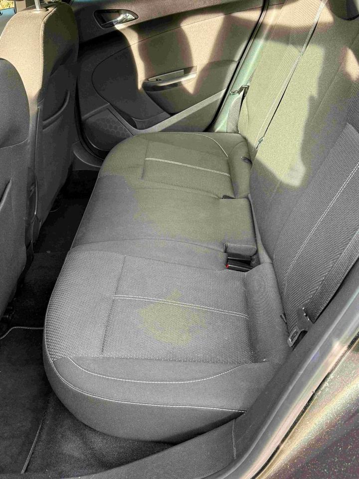Opel Astra 2013 — photo 13