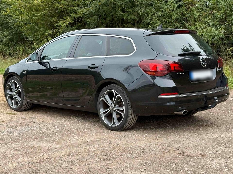 Opel Astra 2013 — photo 5