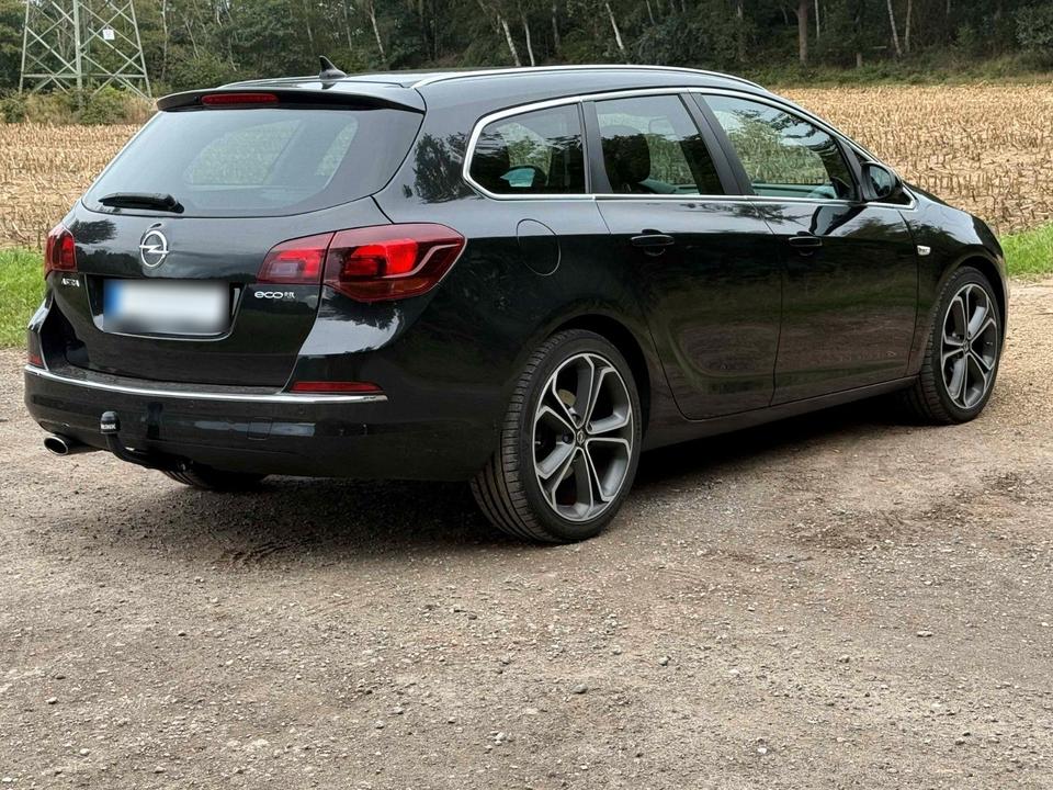 Opel Astra 2013 — photo 6
