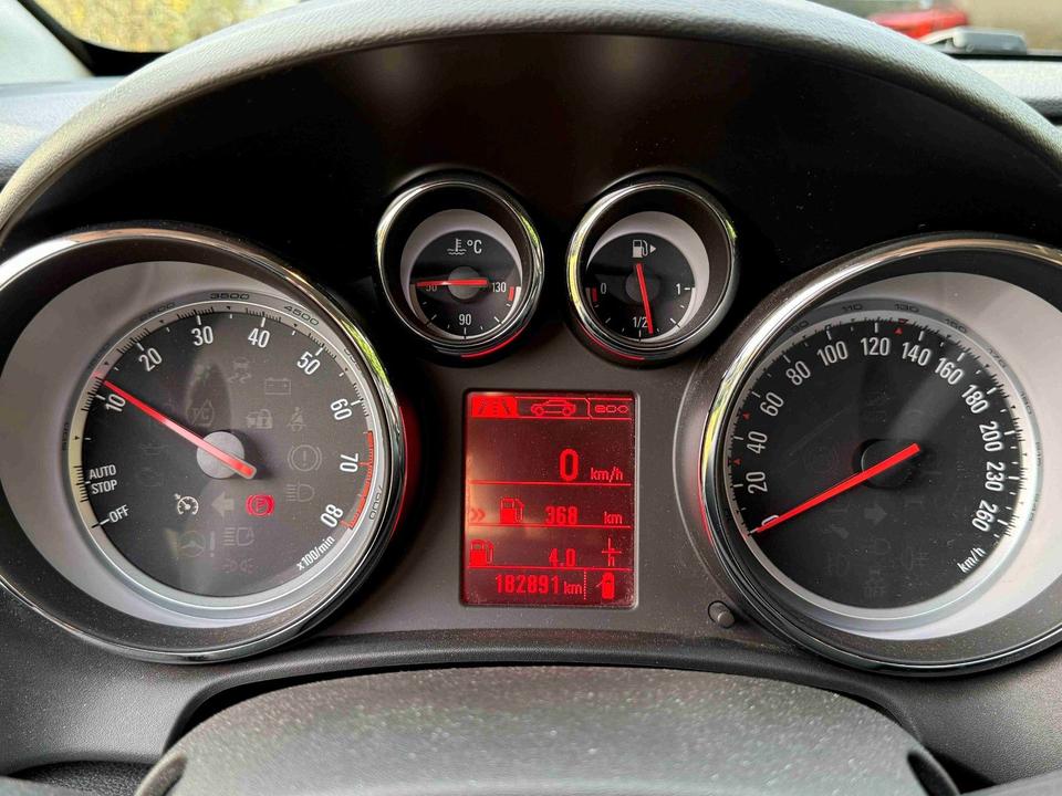 Opel Astra 2013 — photo 9
