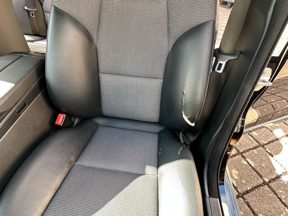 Mercedes Benz C 200 2012 — photo 11