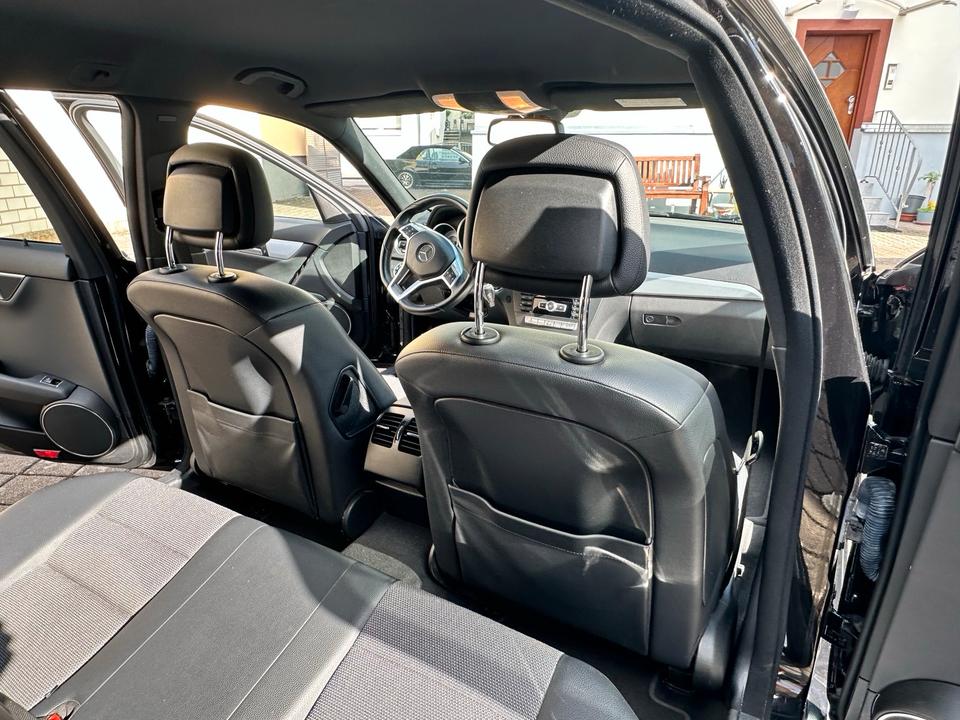 Mercedes Benz C 200 2012 — photo 9