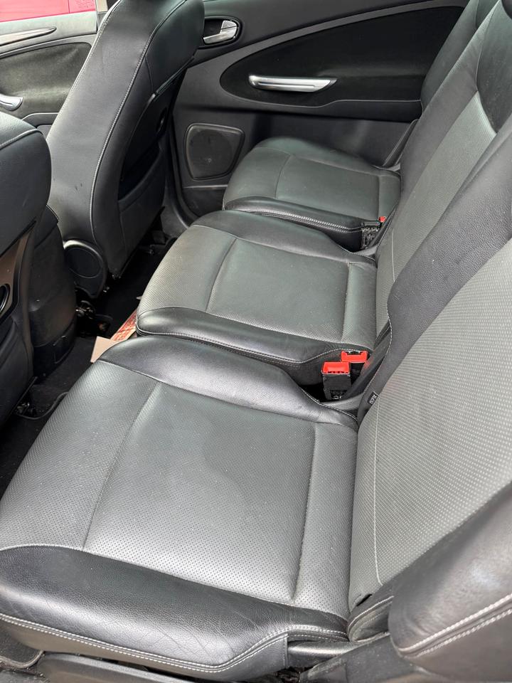 Ford C-Max 2008 — photo 11