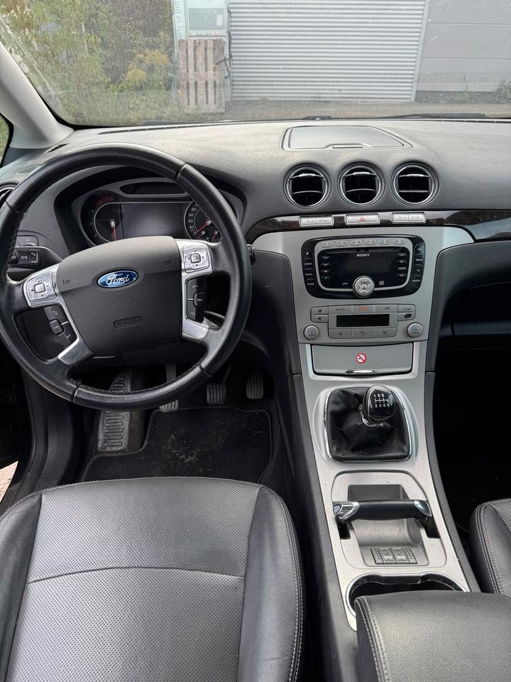 Ford C-Max 2008 — photo 9