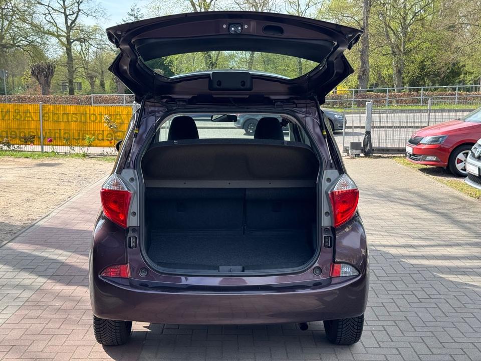 Toyota Verso 2011 — photo 5