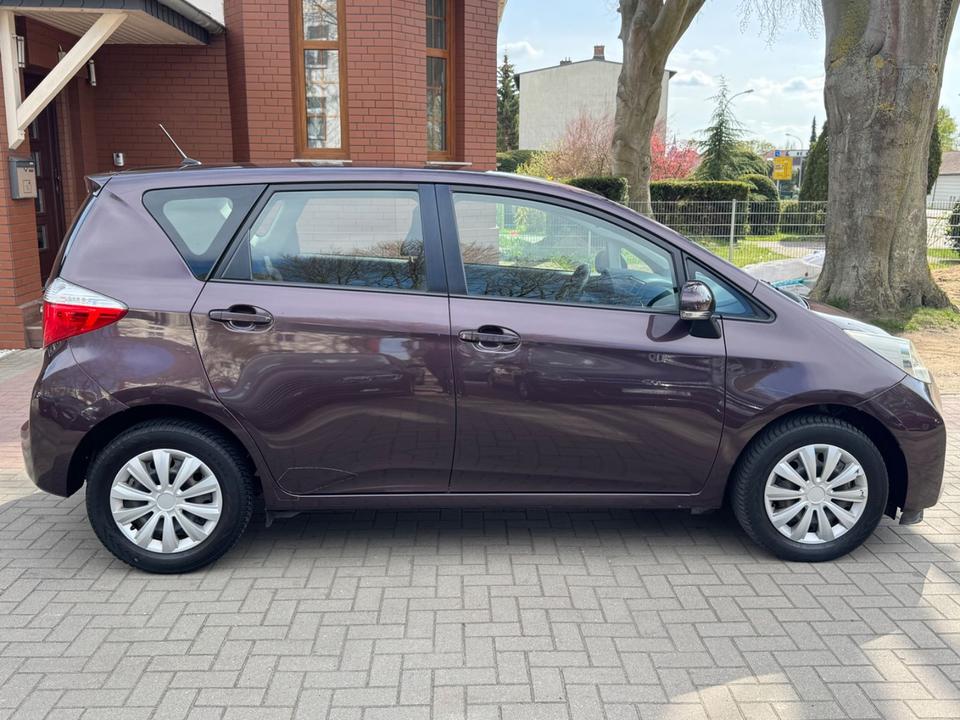 Toyota Verso 2011 — photo 7