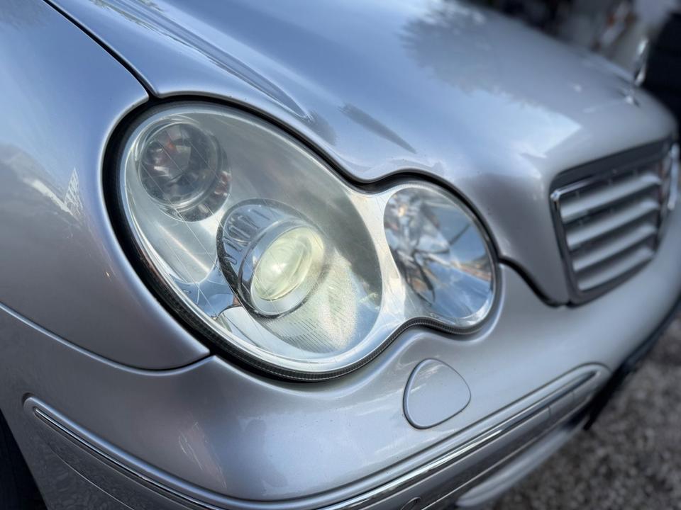 Mercedes Benz C 220 2004 — photo 27
