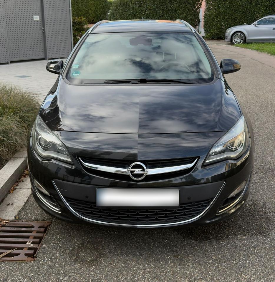 Opel Astra 2015 — interior
