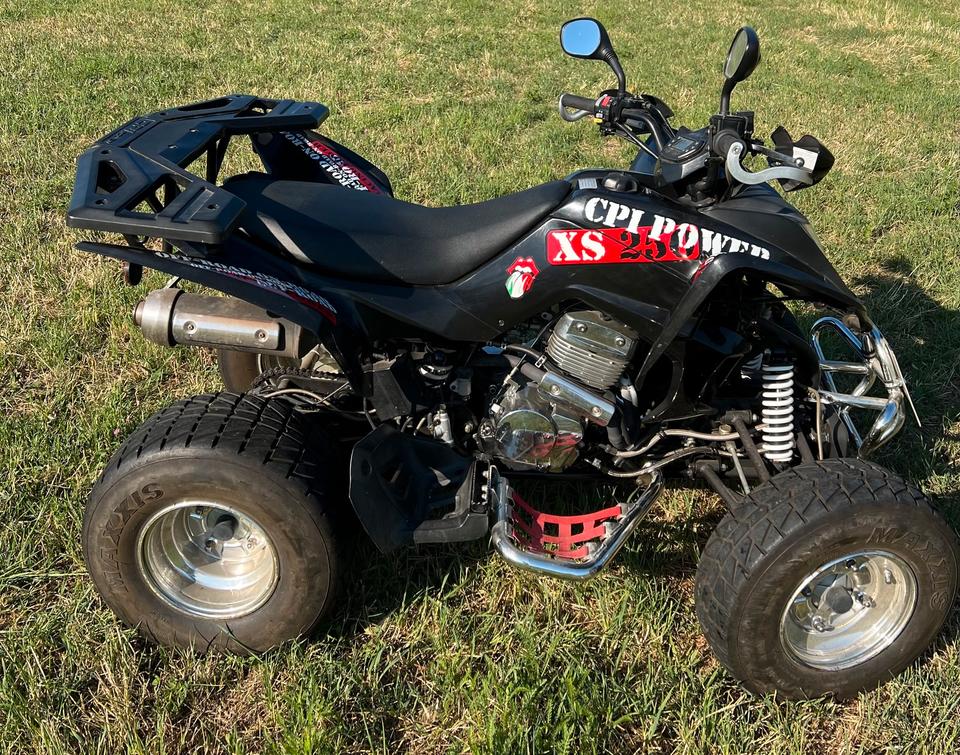 Honda Quad CPI XS 250 mit neuem TÜV 2008 — interior