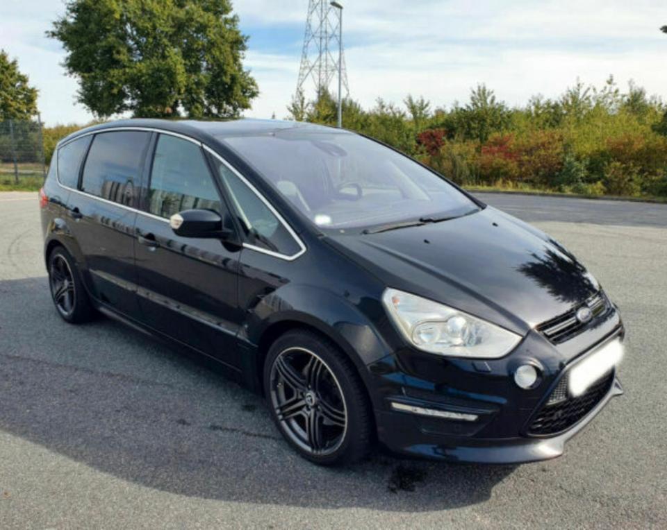 Ford S-Max 2013 — rear view
