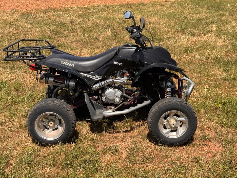 Weitere Motorräder Spyder Quad 250 ccm tüv 2008 — engine 250 ccm