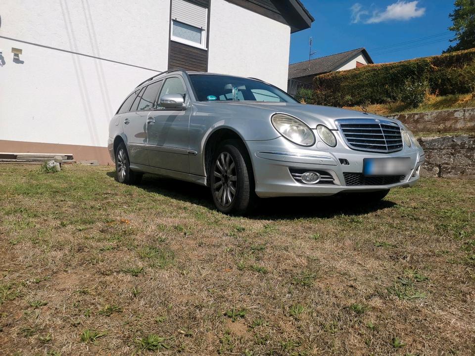 Mercedes Benz E 320 2007 — rear view