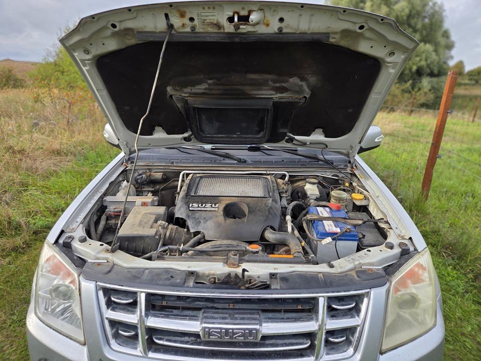 Weitere Automarken Isuzu d-max Pickup kein Hilux Navara 2007 — photo 10