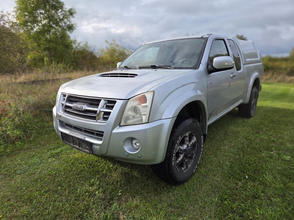 Weitere Automarken Isuzu d-max Pickup kein Hilux Navara 2007 — rear view
