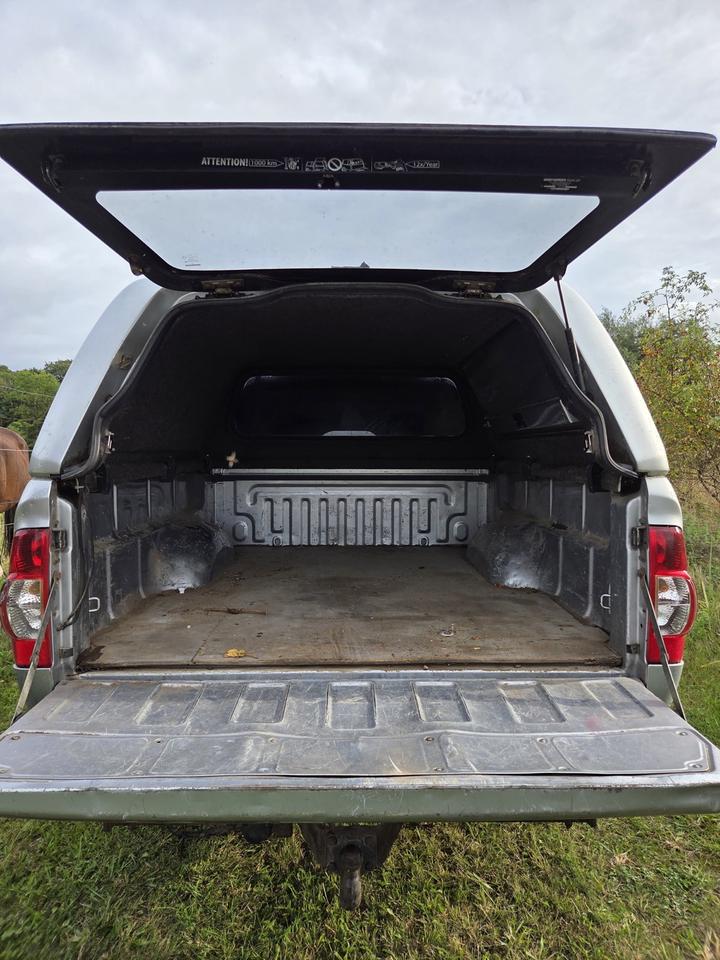 Weitere Automarken Isuzu d-max Pickup kein Hilux Navara 2007 — engine