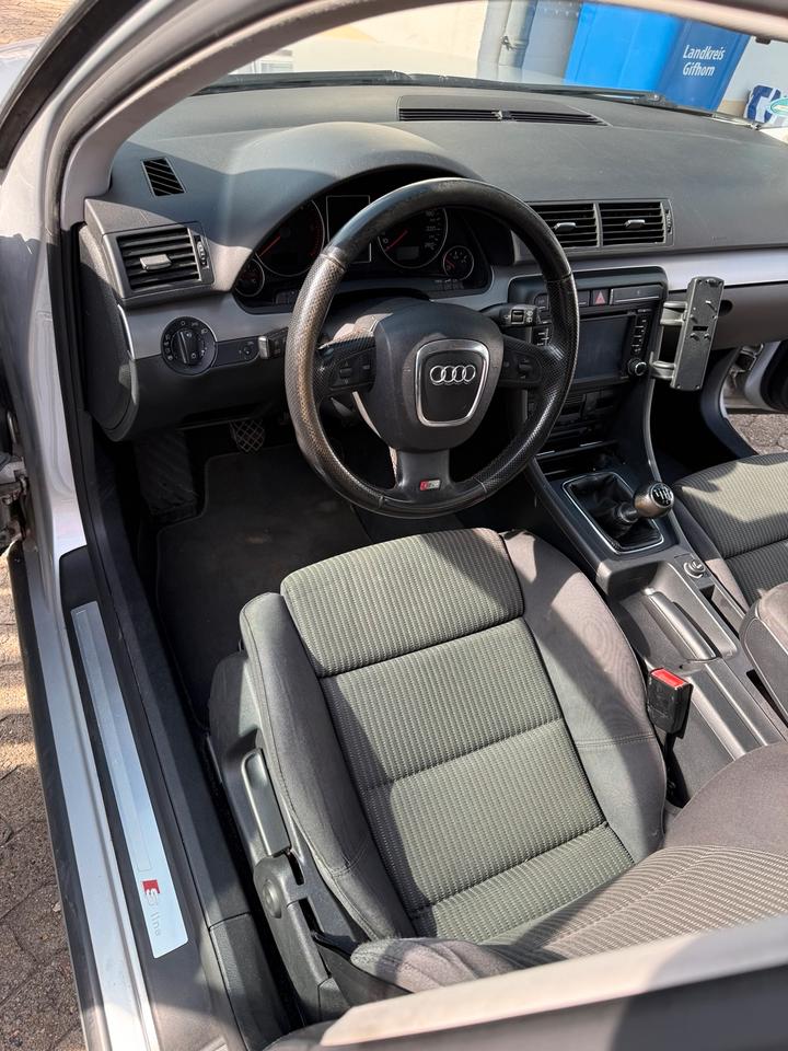 Audi A4 2007 — photo 14