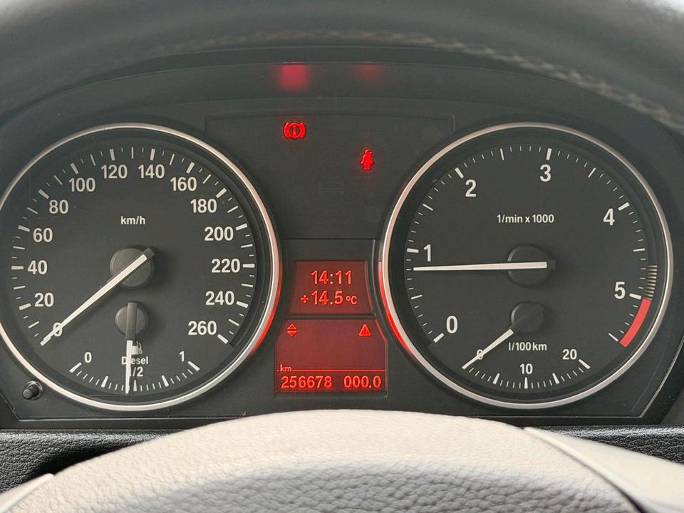 BMW X1 2010 — photo 11