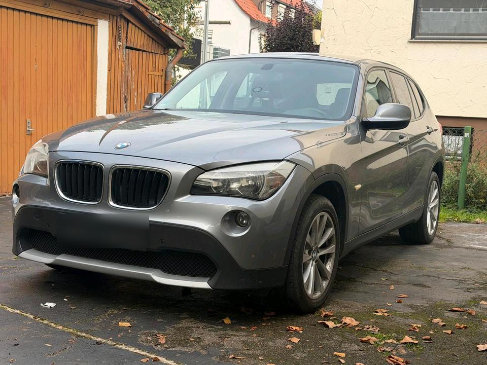 BMW X1 2010 — rear view