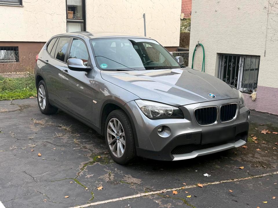 BMW X1 2010 — interior