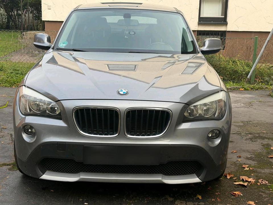 BMW X1 2010 — engine