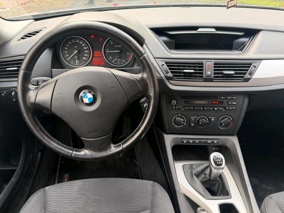 BMW X1 2010 — photo 8