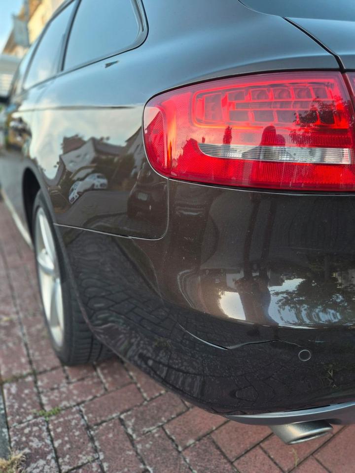 Audi A4 2011 — photo 12