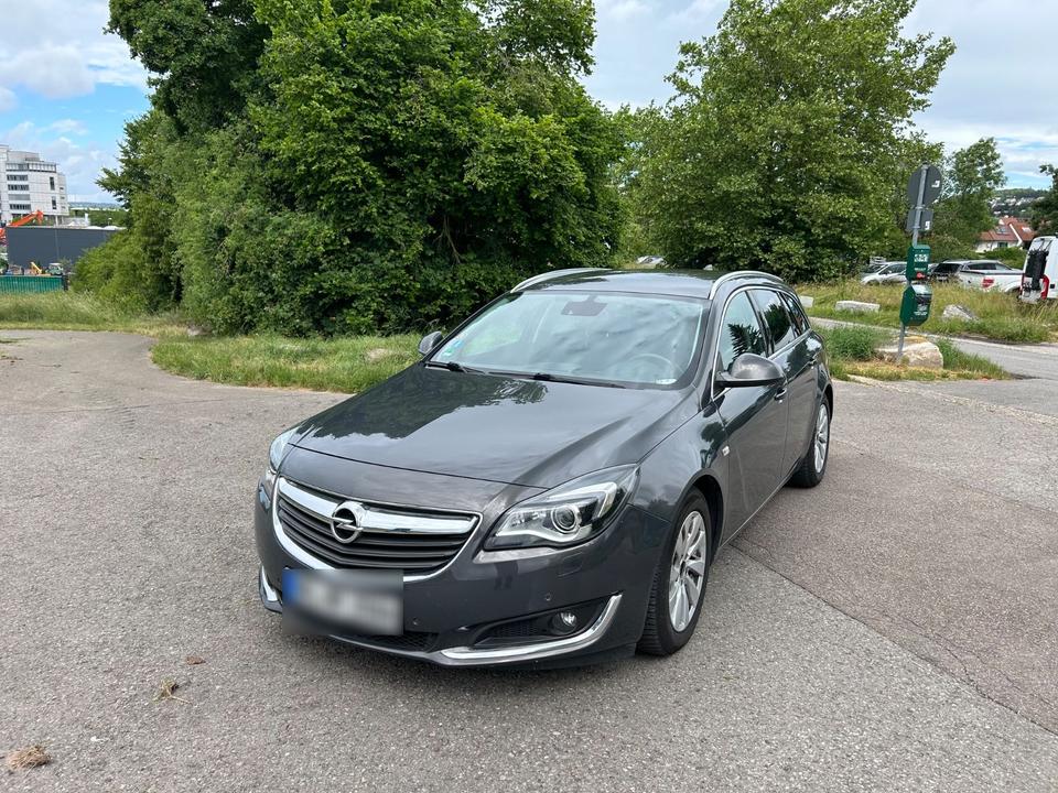 Opel Insignia 2015 — вигляд ззаду