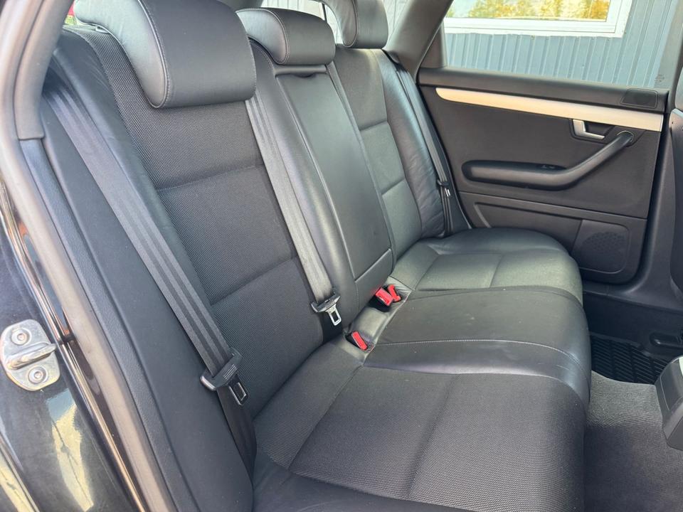 Audi A4 2007 — photo 26
