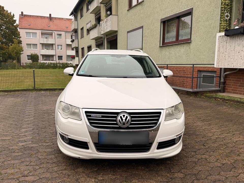 Volkswagen Passat Variant 2010 — вигляд ззаду