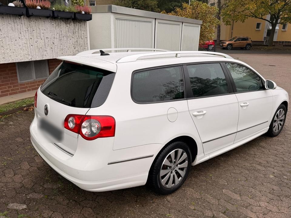 Volkswagen Passat Variant 2010 — салон