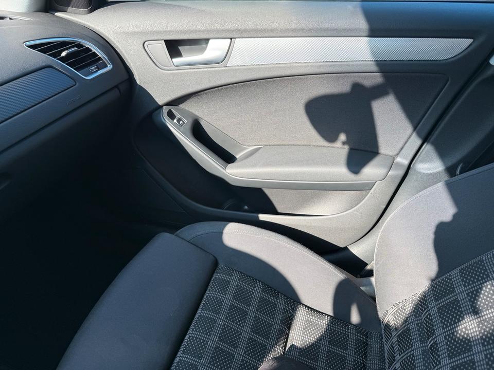 Audi A4 2013 — photo 11