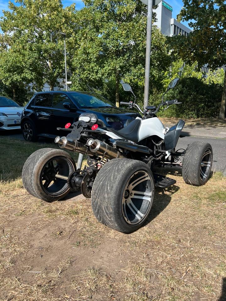 Weitere Motorräder Jingling Quad (Guter Zustand) 2011 — interior