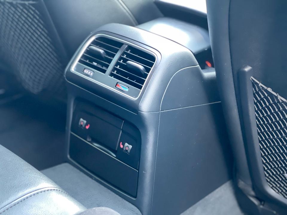 Audi A4 2011 — photo 7