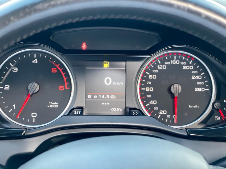 Audi A4 2011 — photo 9