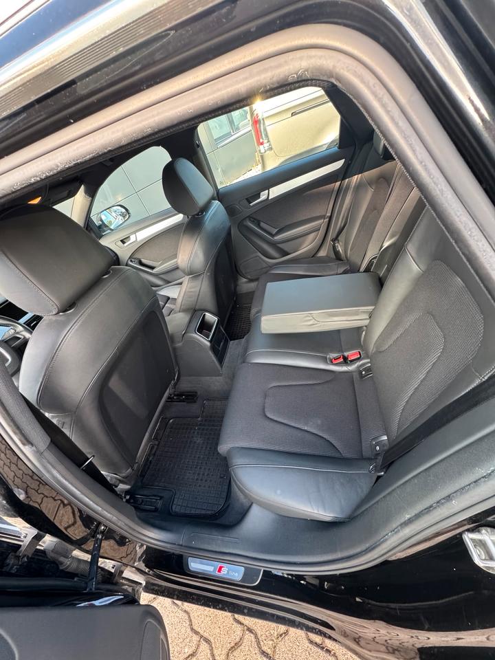 Audi A4 2011 — photo 10