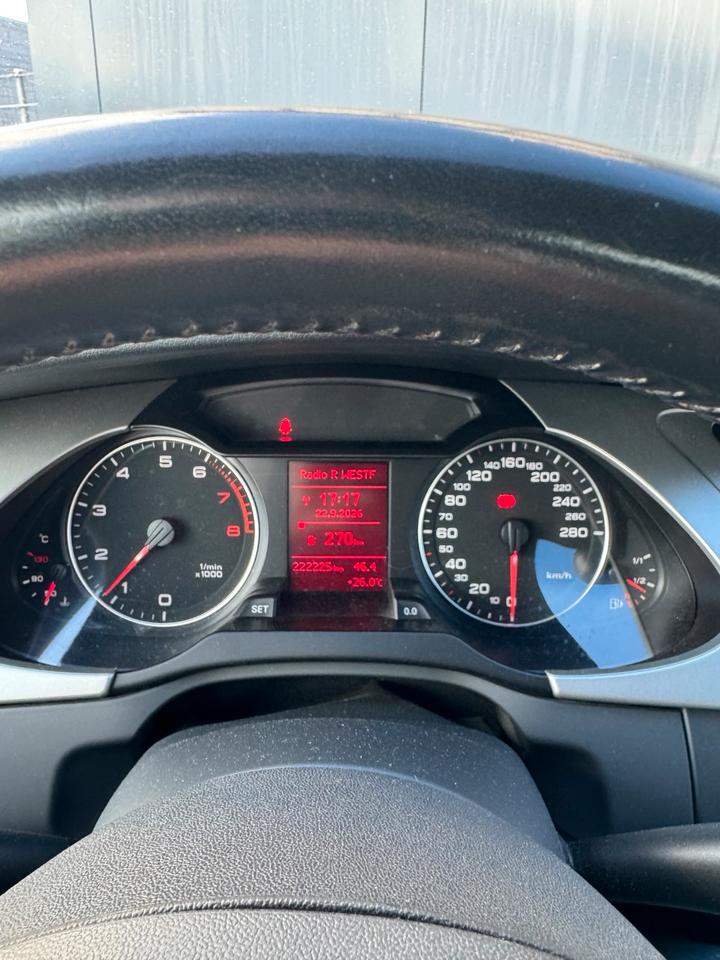 Audi A4 2011 — photo 11
