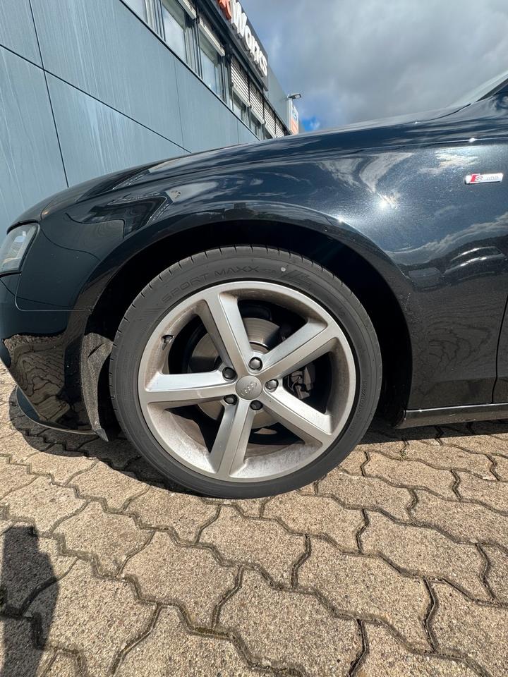 Audi A4 2011 — photo 12