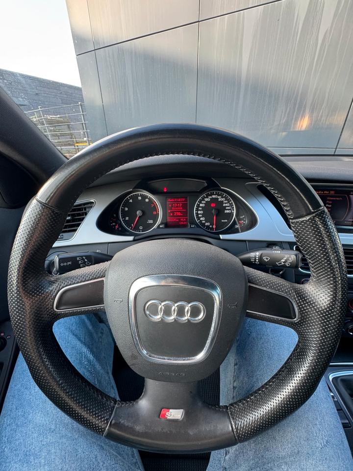 Audi A4 2011 — photo 9