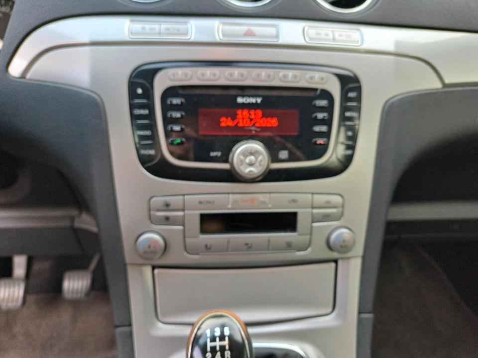 Ford S-Max 2008 — photo 15