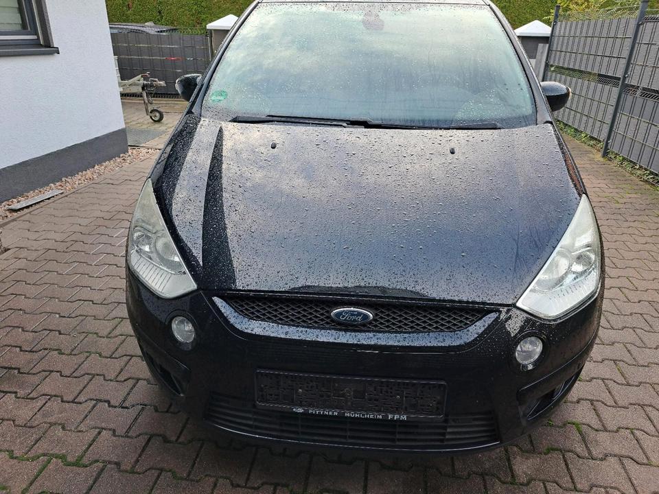 Ford S-Max 2008 — rear view