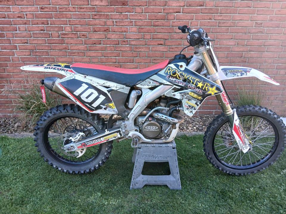 Suzuki Reserviert •Suzuki RMZ 250 Motocross Bj. 08 2008 — rear view