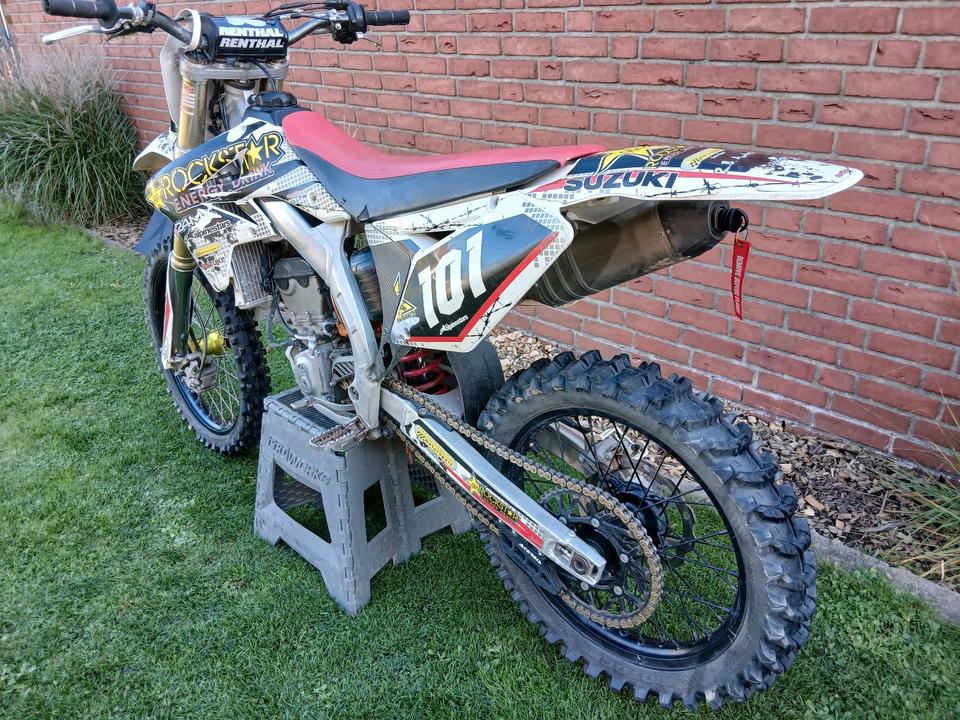 Suzuki Reserviert •Suzuki RMZ 250 Motocross Bj. 08 2008 — engine 250 ccm