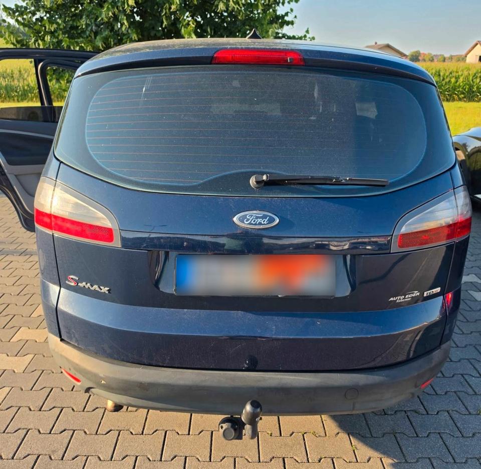 Ford S-Max 2008 — вигляд ззаду