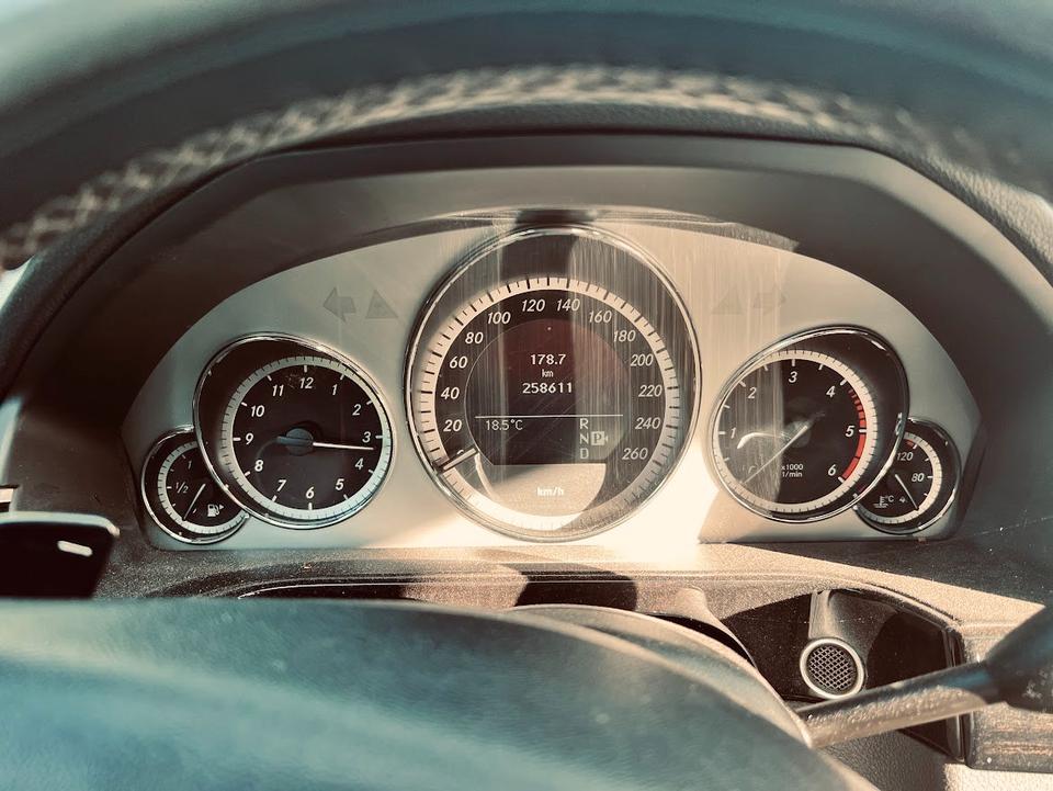 Mercedes Benz E 350 2010 — photo 10