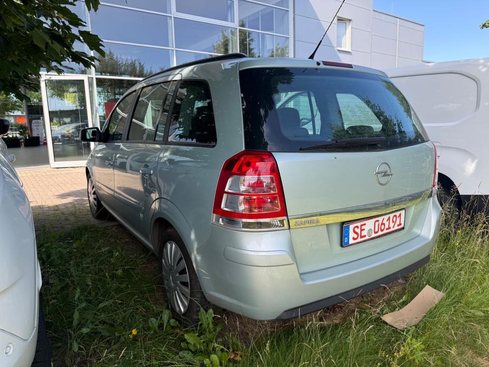 Opel Zafira 2009 — двигун