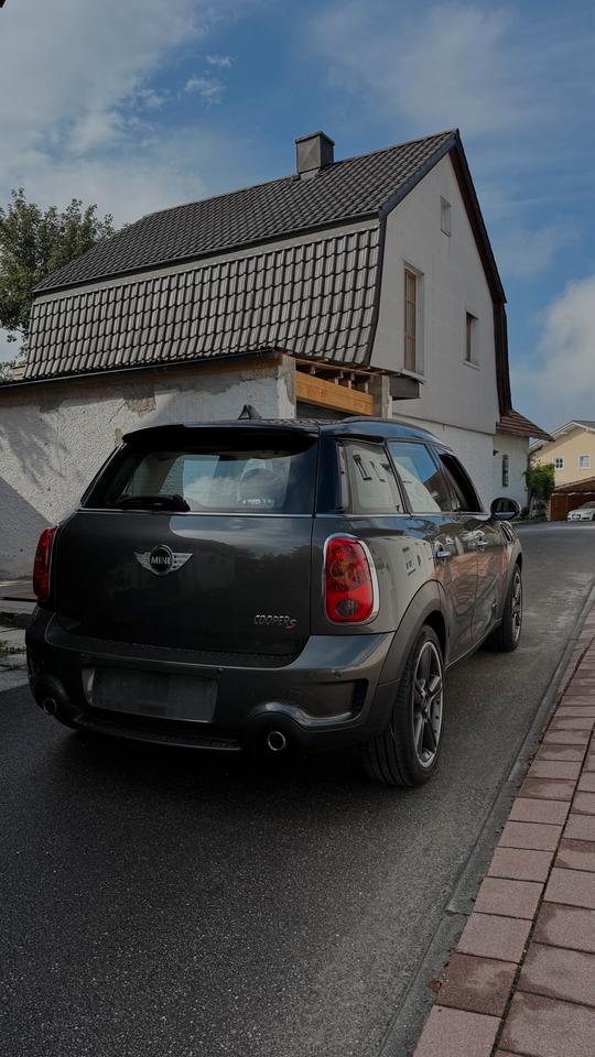 Mini Countryman S (Cooper) 2011 — interior