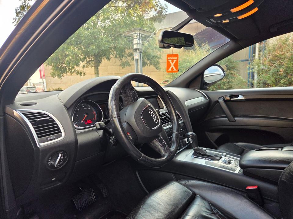 Audi Q7 2011 — photo 8