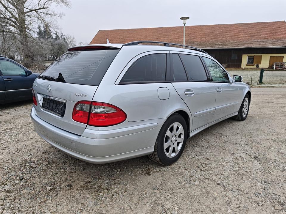 Mercedes Benz E 320 2006 — interior