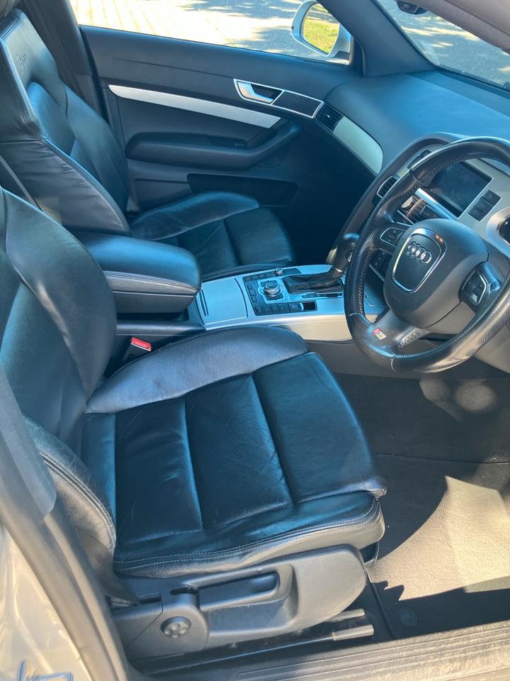 Audi A6 2010 — двигун