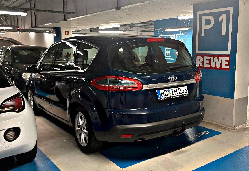 Ford S-Max 2012 — rear view